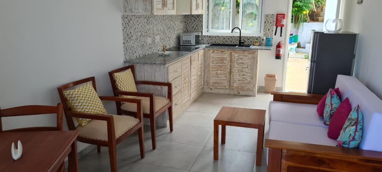 Harmony Self-Catering Apartments Beau Vallon  Exterior foto